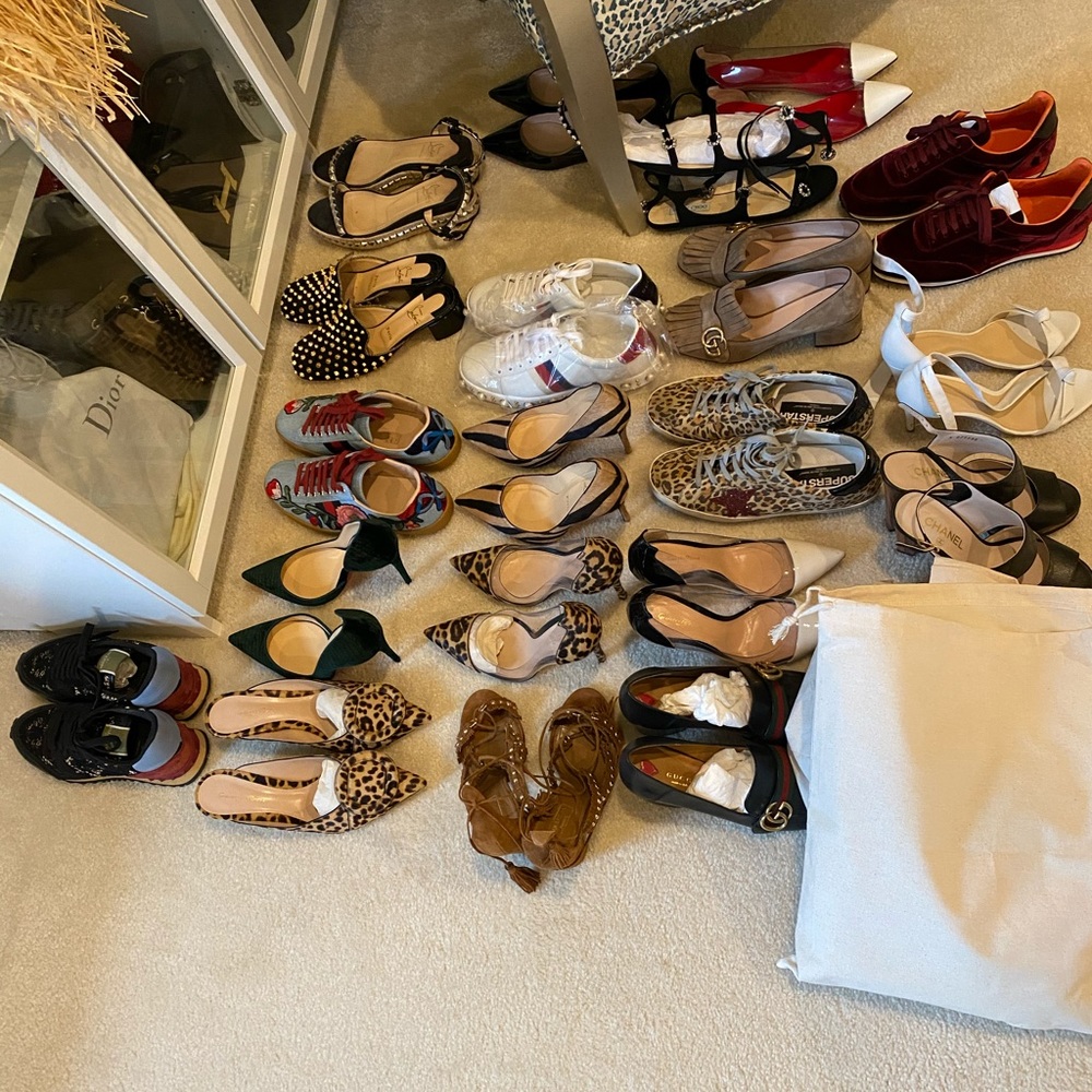 Many shoes